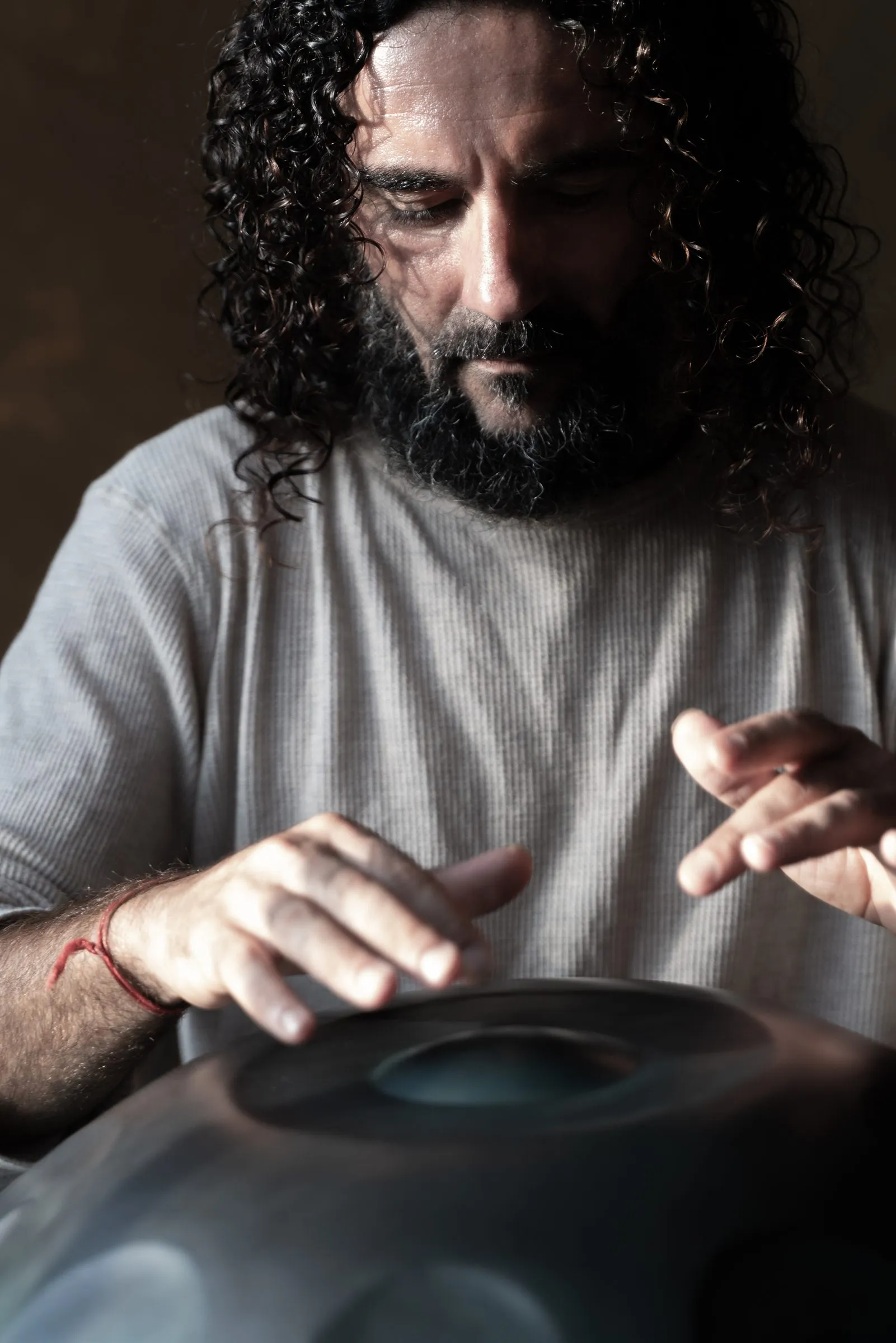Peppi playing the handpan